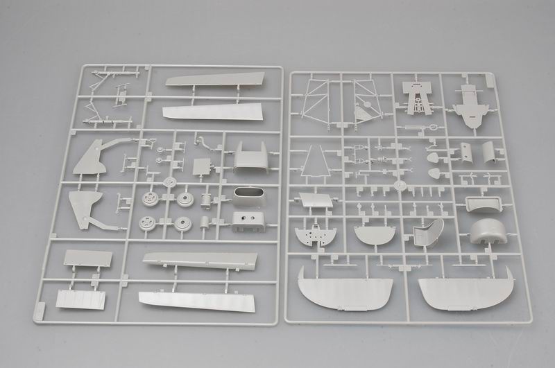 TRUMPETER "HURRICANE" MK.IID/TROP - Image 4