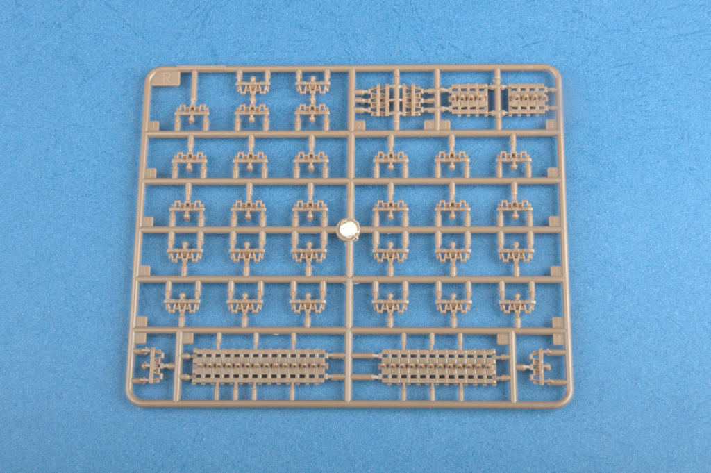 HOBBY BOSS GERMAN PZ.KPFW.1 AUS.F (VK 18.01)-EARLY - Image 10