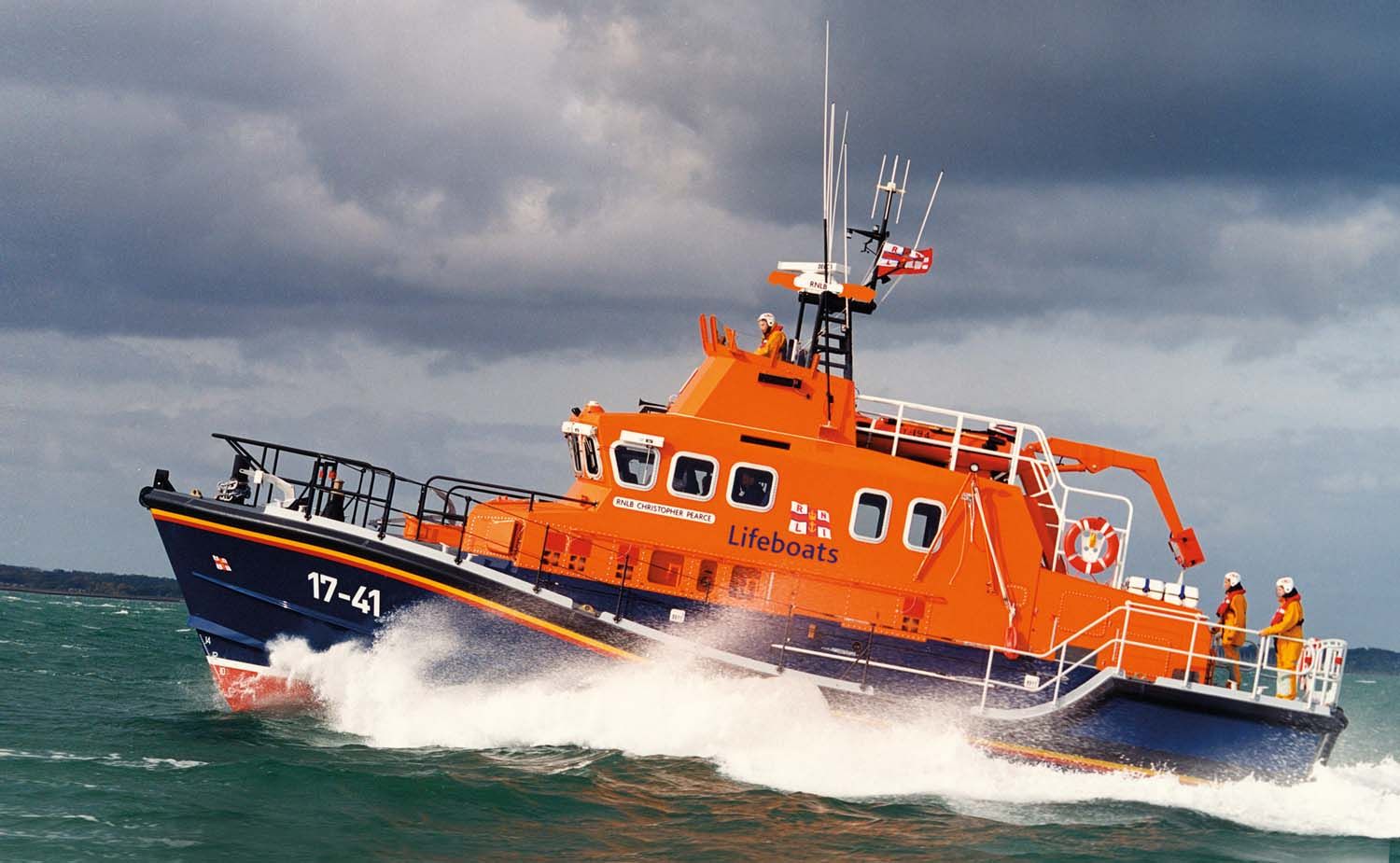 AIRFIX RNLI SEVERN CLASS LIFEBOAT - Image 4