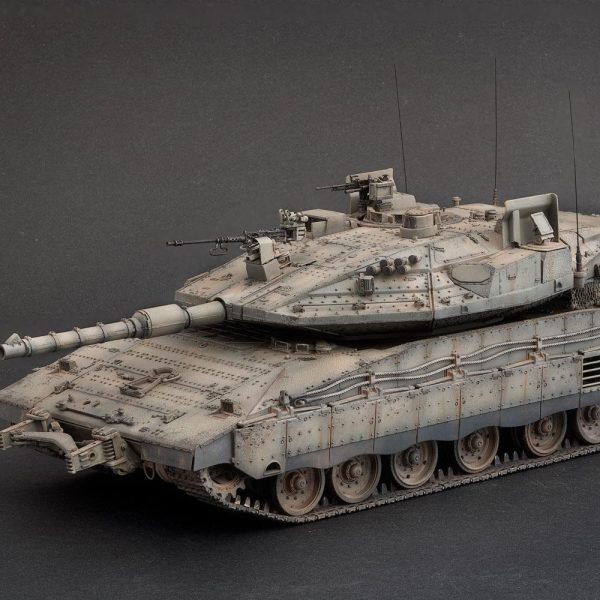 HOBBY BOSS IDF MERKAVA MK IV W/TROPHY