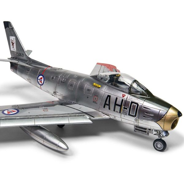 AIRFIX NORTH AMERICAN F-86F-40 SABRE