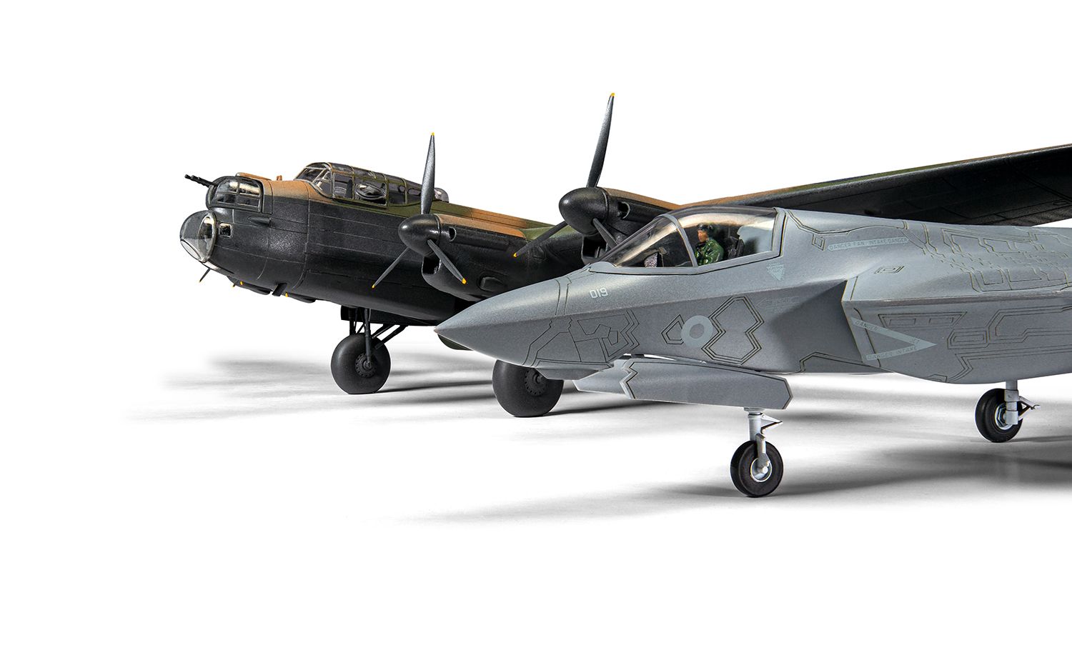 AIRFIX 617 SQN. DAMBUSTERS 80TH ANNIVERSARY GIFT SET - Image 3