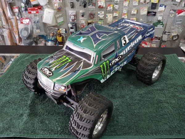 (USED) ECX RUCKUS 2WD BRUSHED MONSTER TRUCK