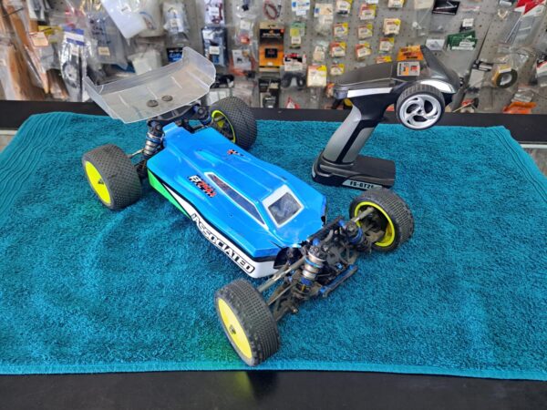 (USED) TEAM ASSOCIATED RC10B74.1 TEAM KIT (WITH BOX INCLUDED)