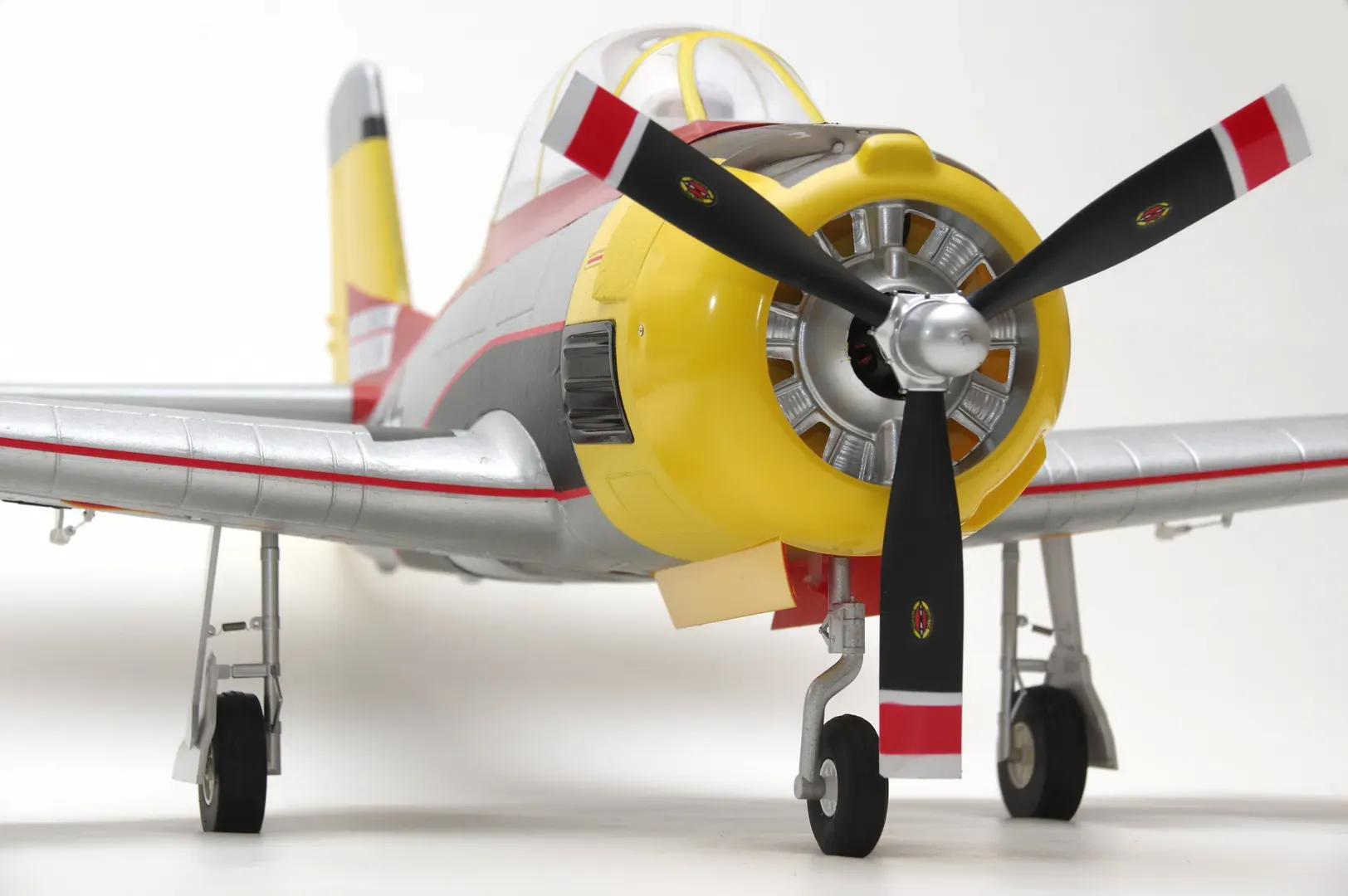 ARROWS HOBBY T-28 TROJAN 1100MM PNP - Image 11