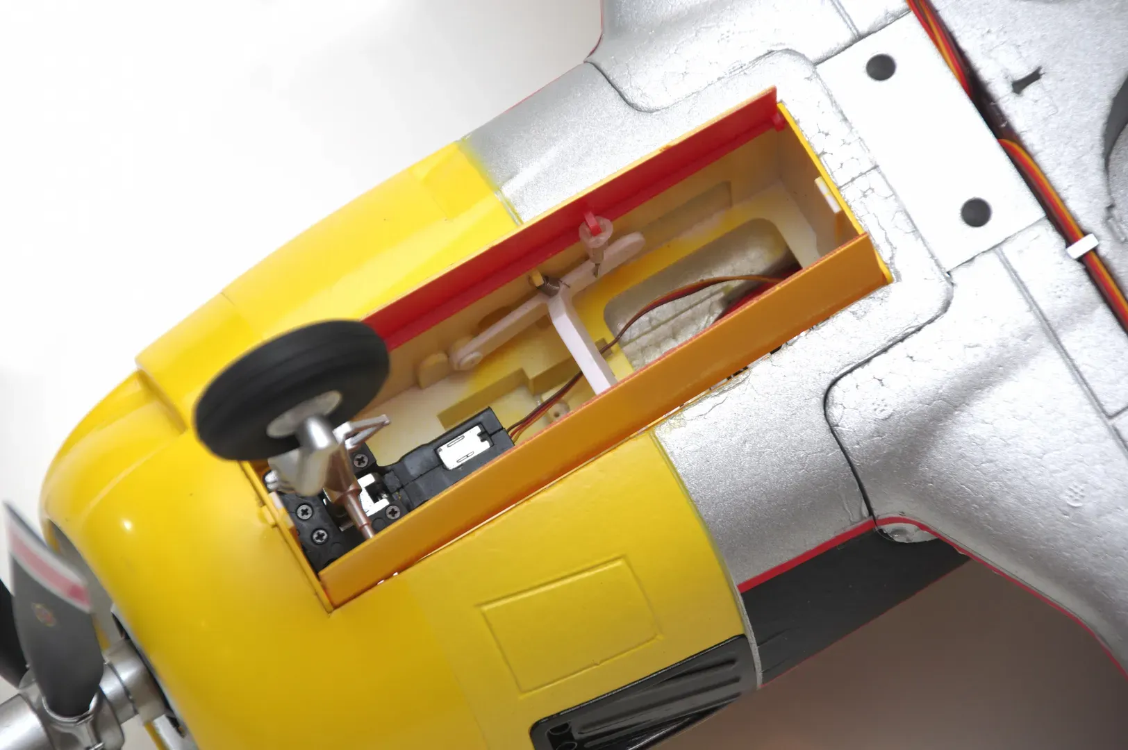 ARROWS HOBBY T-28 TROJAN 1100MM PNP - Image 19