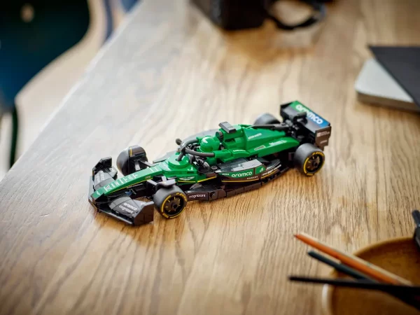 LEGO SPEED CHAMPIONS ASTON MARTIN ARAMCO F1 AMR24 - Image 8