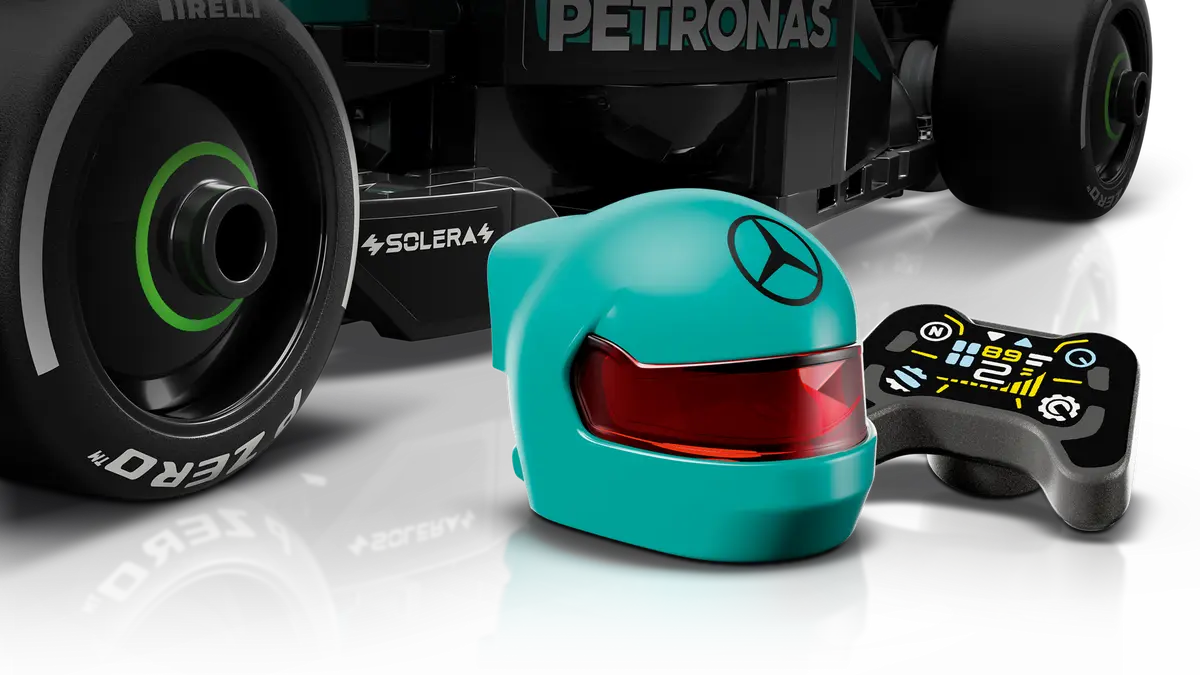 LEGO SPEED CHAMPIONS MERCEDES-AMG PETRONAS F1 TEAM W15 E PERFORMANCE - Image 5