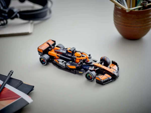 LEGO SPEED CHAMPIONS MCLAREN F1 TEAM MCL38 - Image 9