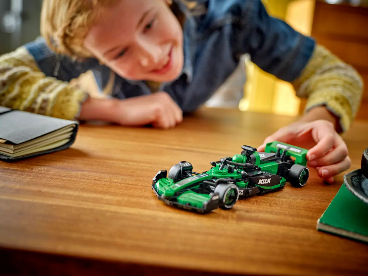 LEGO SPEED CHAMPIONS KICK SAUBER C44 - Image 7