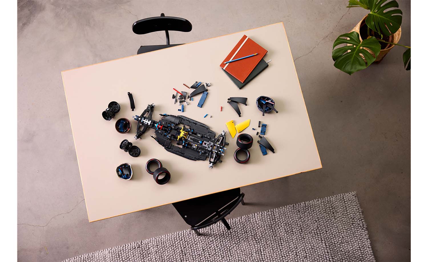 LEGO TECHNIC ORACLE RED BULL RACING RB20 - Image 13