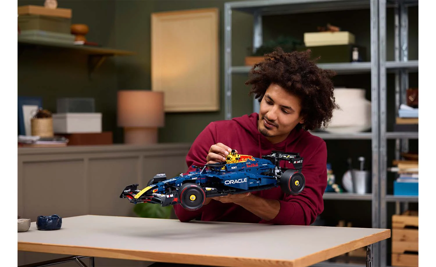 LEGO TECHNIC ORACLE RED BULL RACING RB20 - Image 17