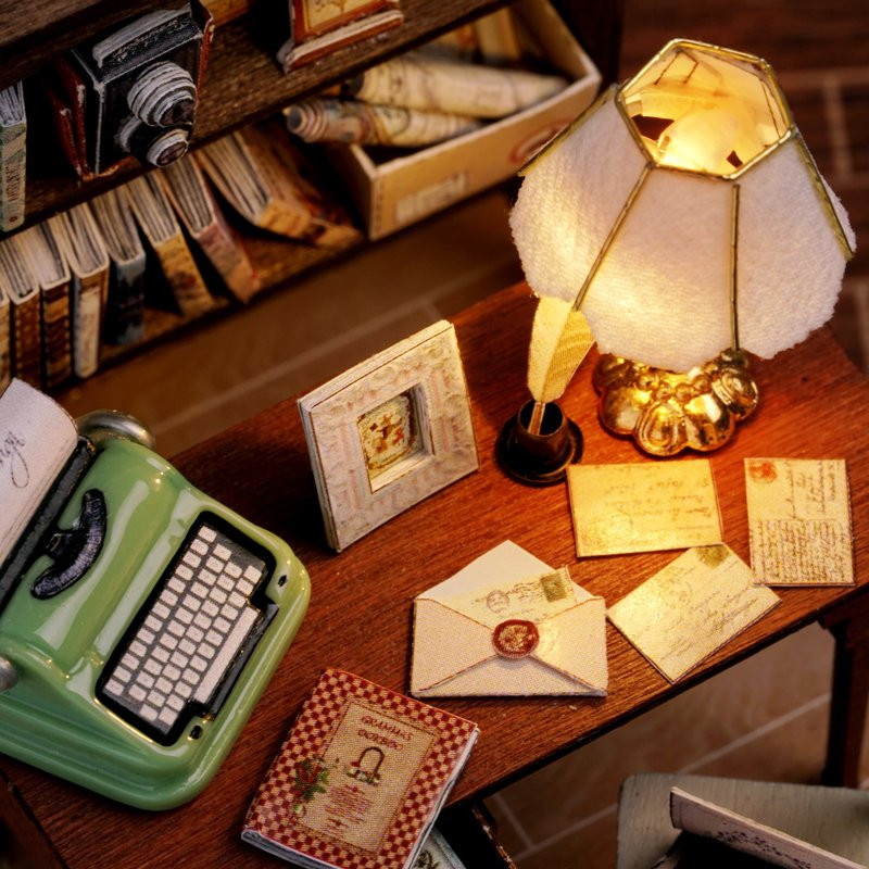 CUTE ROOM ELEGANT STUDIO DIY MINIATURE KIT - Image 4