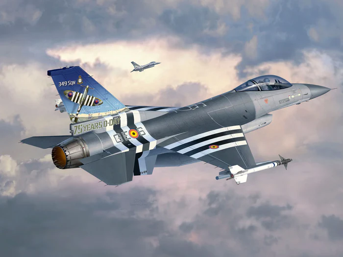 REVELL F-16 FALCON 50TH ANNIVERSARY - Image 9