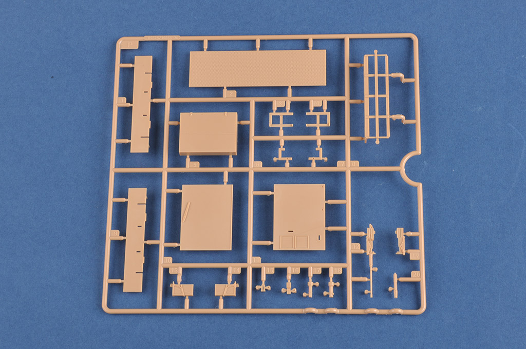 HOBBY BOSS M1070 GUN TRUCK - Image 21