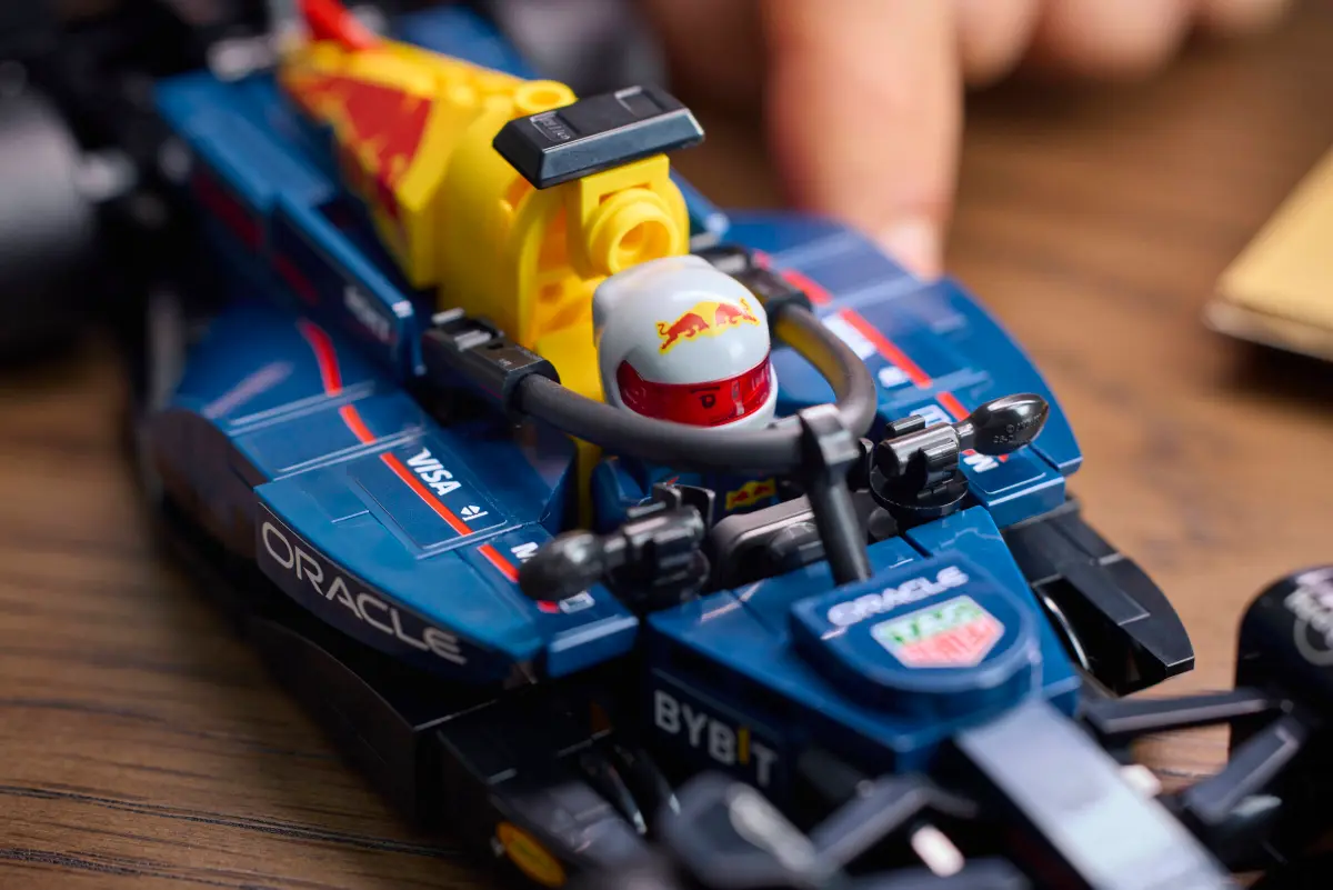 LEGO SPEED CHAMPIONS ORACLE RED BULL RACING RB20 - Image 8