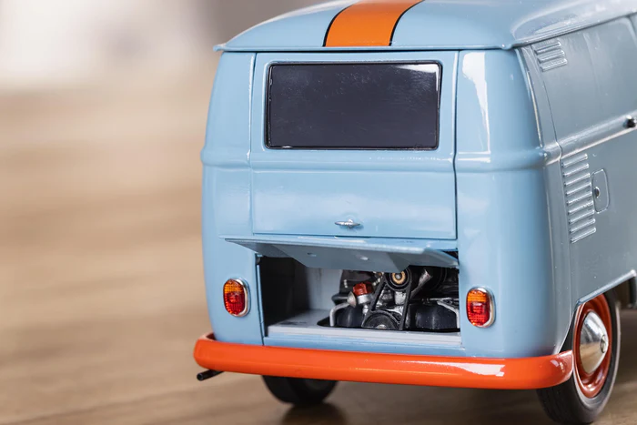 REVELL VW T1 PANEL VAN "GULF" - Image 16
