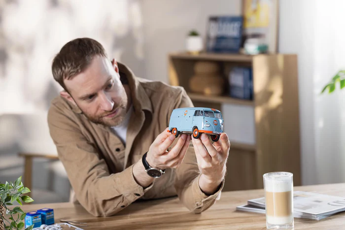 REVELL VW T1 PANEL VAN "GULF" - Image 20