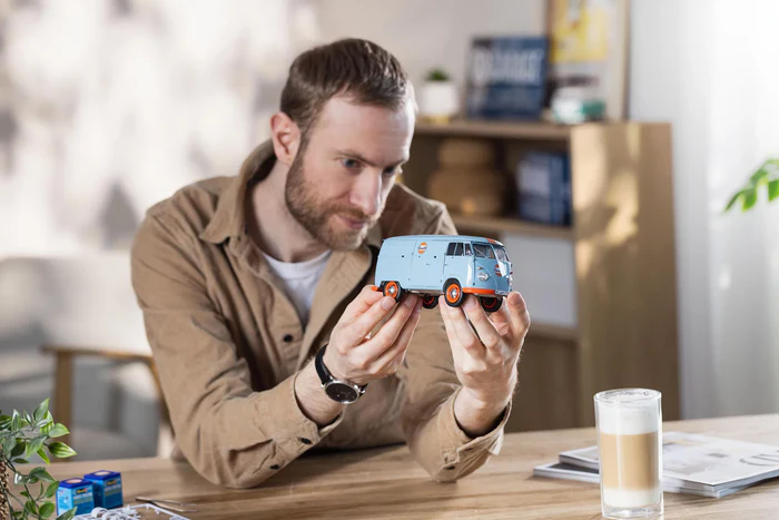 REVELL VW T1 PANEL VAN "GULF" - Image 21