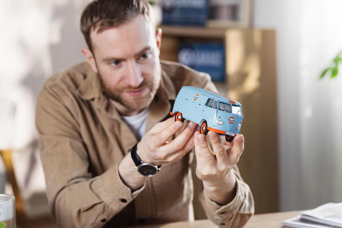 REVELL VW T1 PANEL VAN "GULF" - Image 22