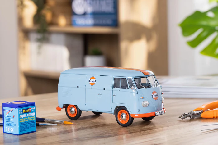 REVELL VW T1 PANEL VAN "GULF" - Image 25