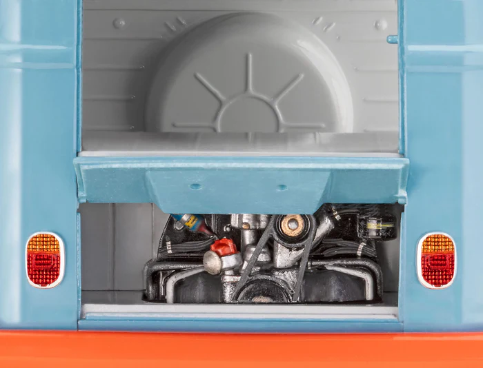 REVELL VW T1 PANEL VAN "GULF" - Image 6