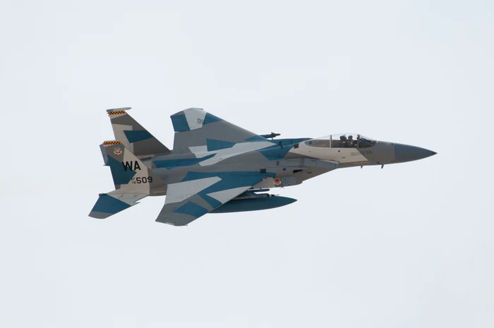 REVELL BOEING F-15C EAGLE - Image 5